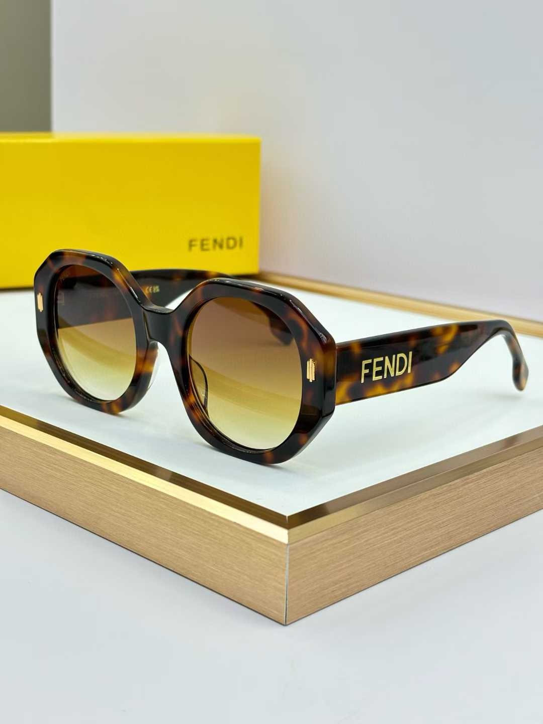 5637b43f-9048-43f6-a737-2b682aa6e523 Fendi - Image 1