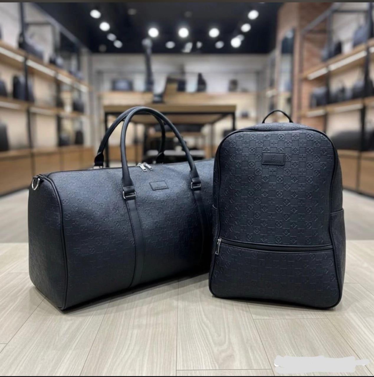 df9e91e0-7b49-4542-a652-c30bdd8a4347 Louis Vuitton - Image 1