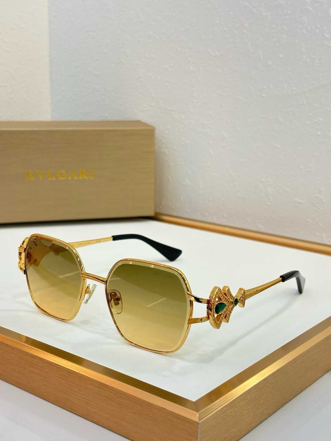 e0669c4b-96f5-4fd0-8f43-881358d91888 Bvlgari - Image 1